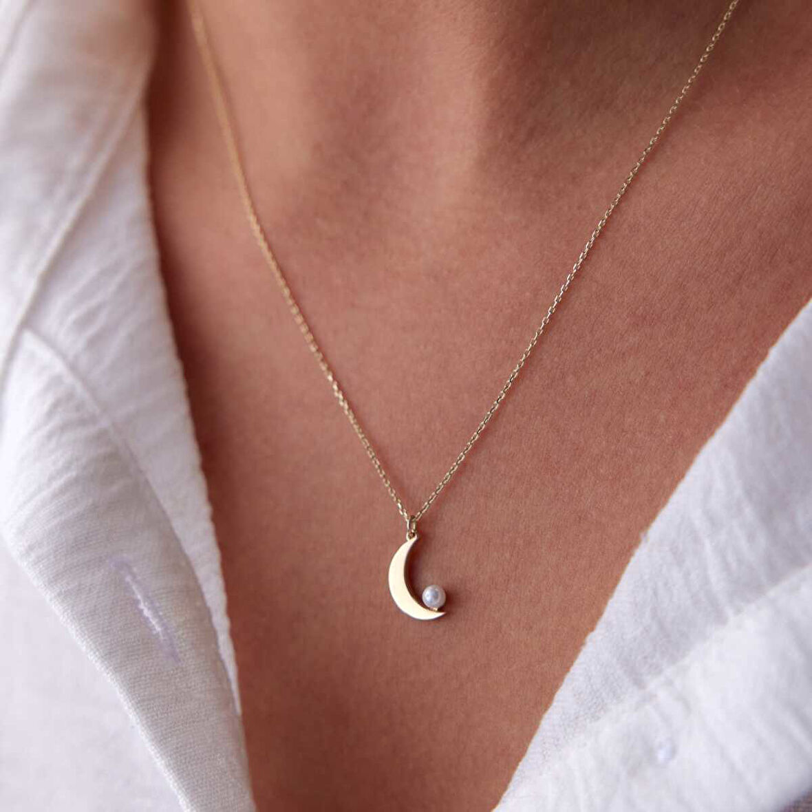 İnci Uçlu Ay Kolye