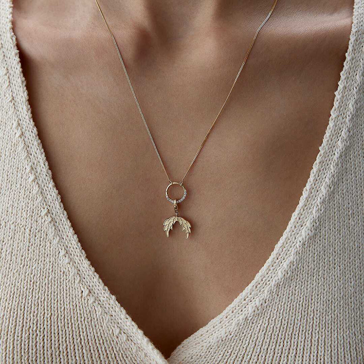 Kanat Charm Kolye