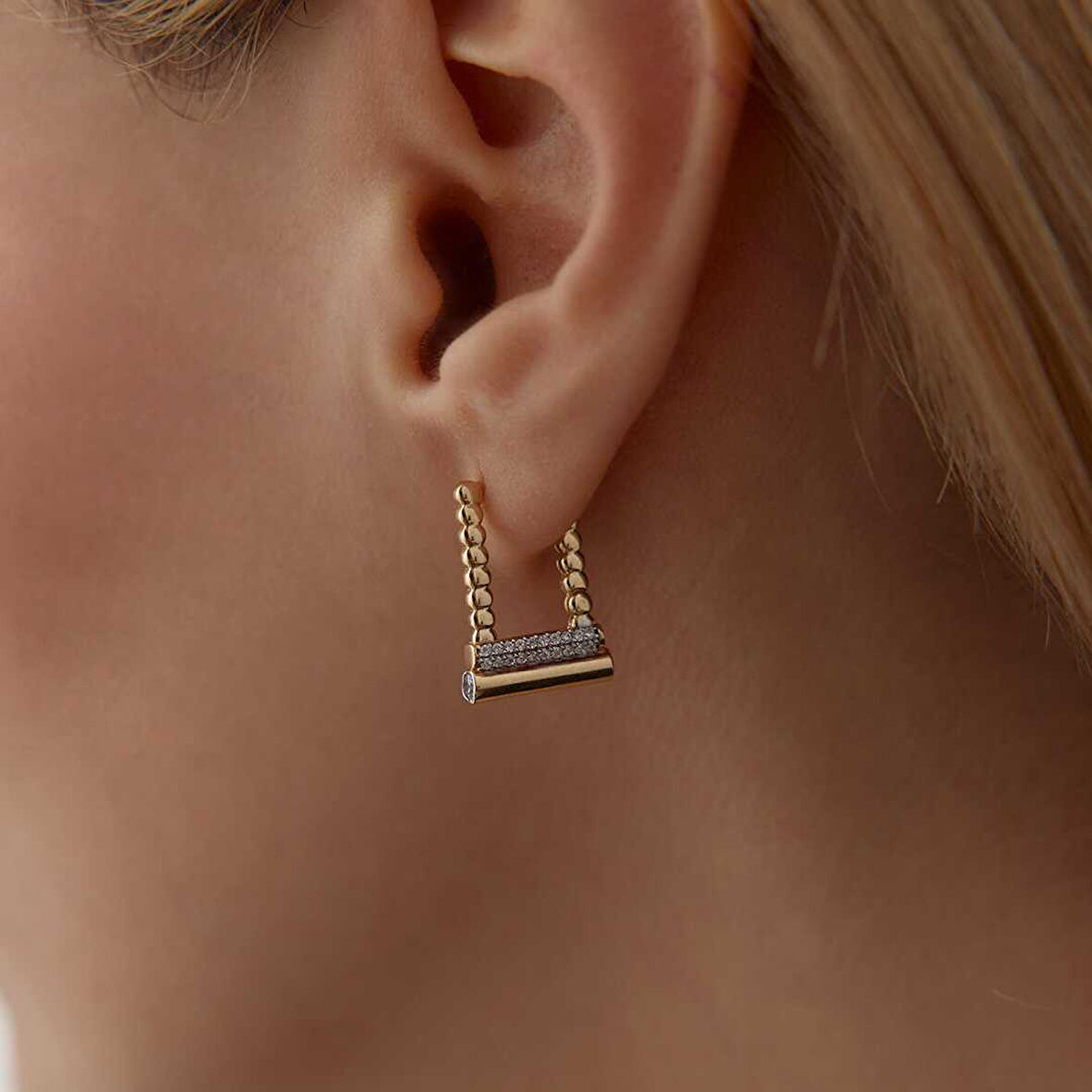 Taşlı Top Ataç Küpe