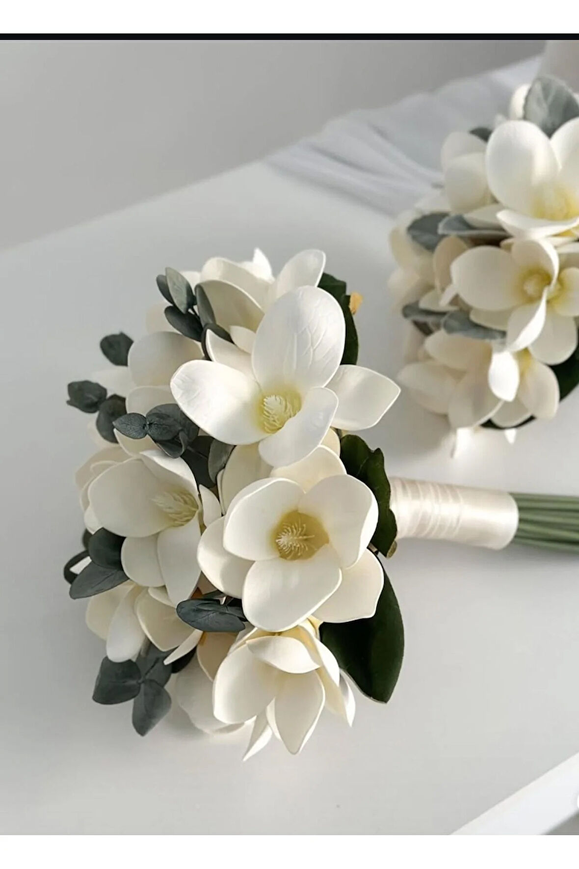 Manolya Gelin Cicegi Ve Yaka Cicegi