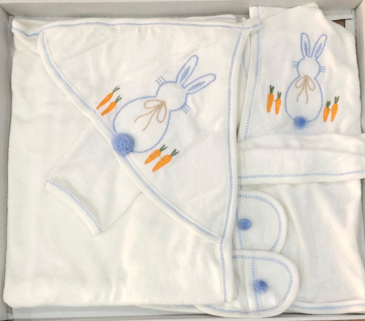 Donino %100 Pamuklu 4 Parça Nakışlı Bebek Bornoz Seti