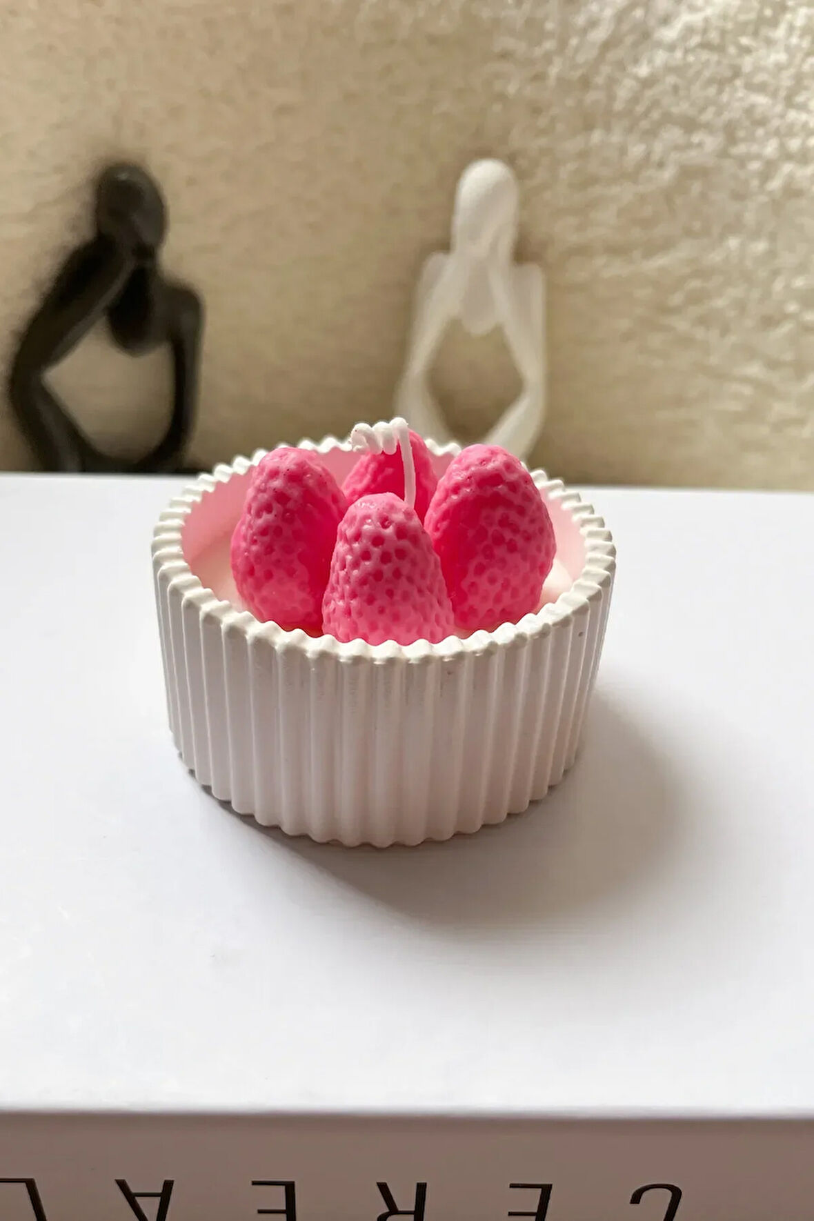 Çilek Figürlü Soya Mumu Çilek Kokulu Ev Dekorasyon Mumu