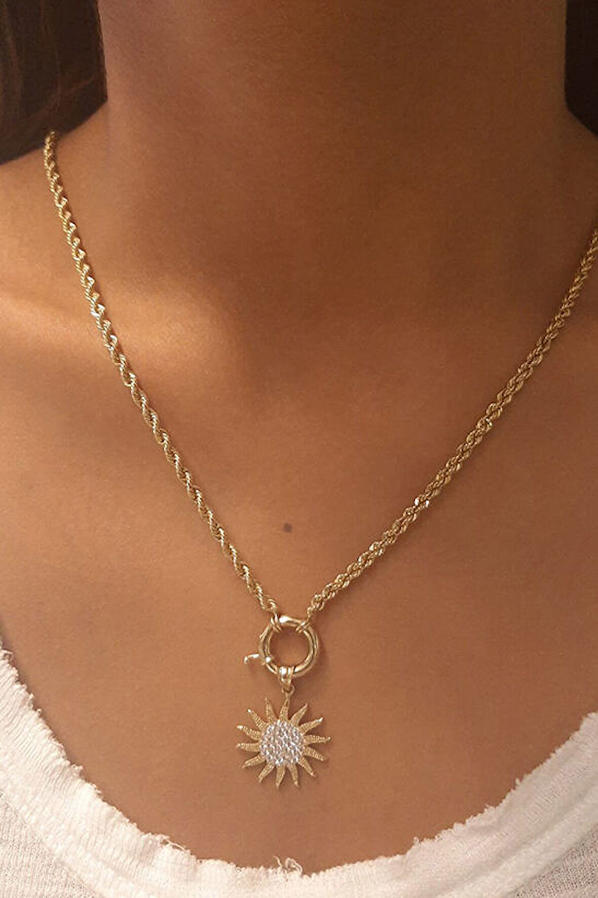 14 Ayar Altın Gülşah Saraçoğlu Güneş Detaylı Kolye