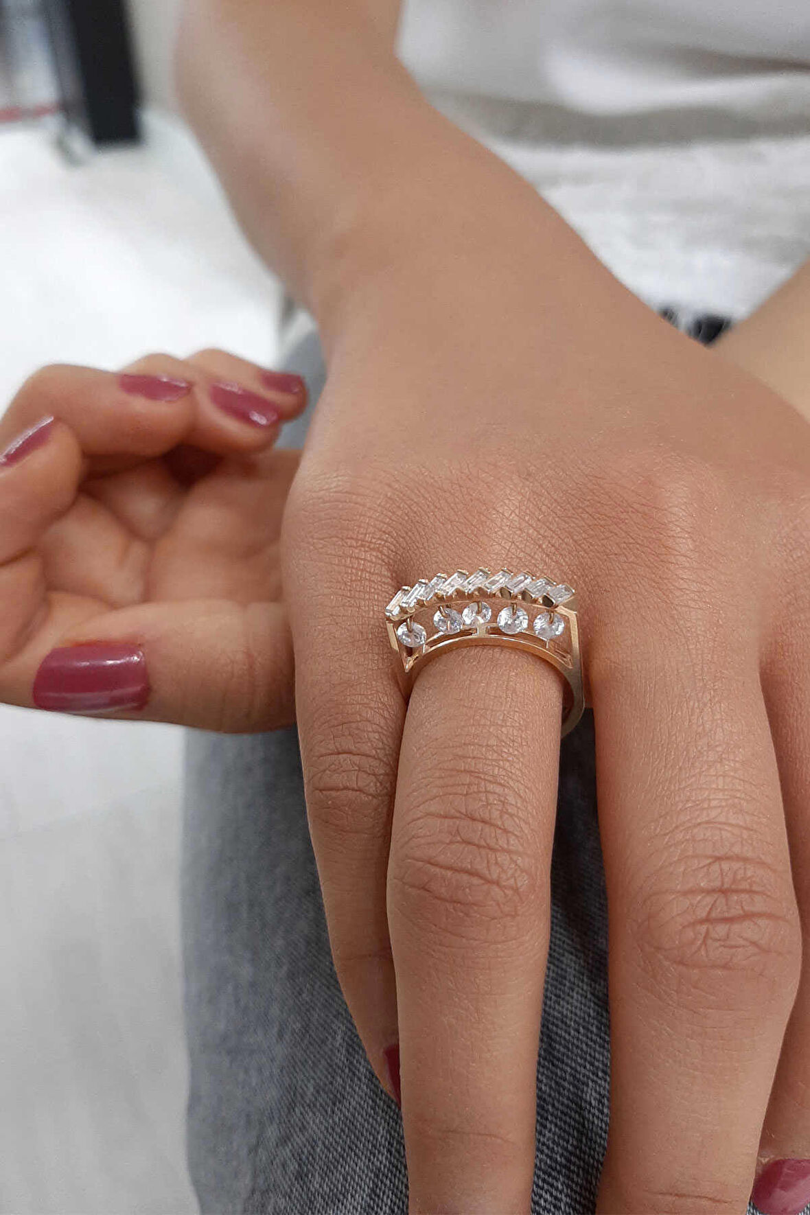 14 Ayar Altın Taş Sallantılı Baget Yüzük