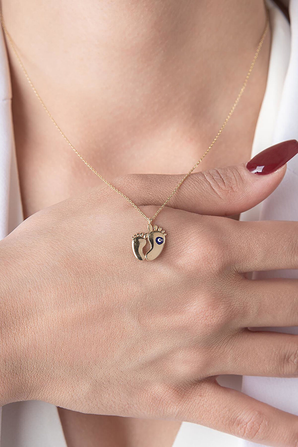 14 Ayar Altın Nazarlık Detaylı Bebek Ayak İzi Kolye