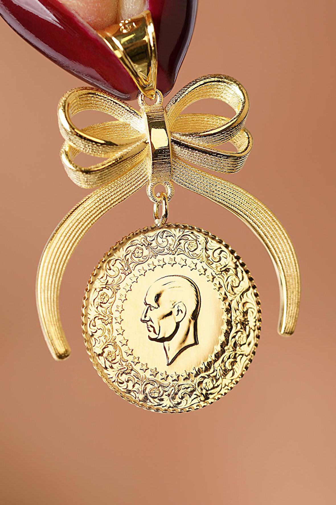 14 Ayar Altın Fiyonklu Çeyrek Altın Kolye Ucu