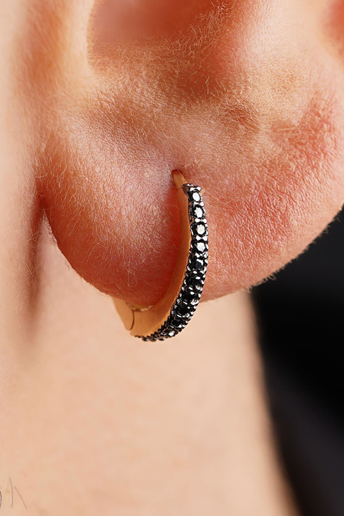 14 Ayar Altın Siyah Taşlı Süzme Erkek Halka Küpe