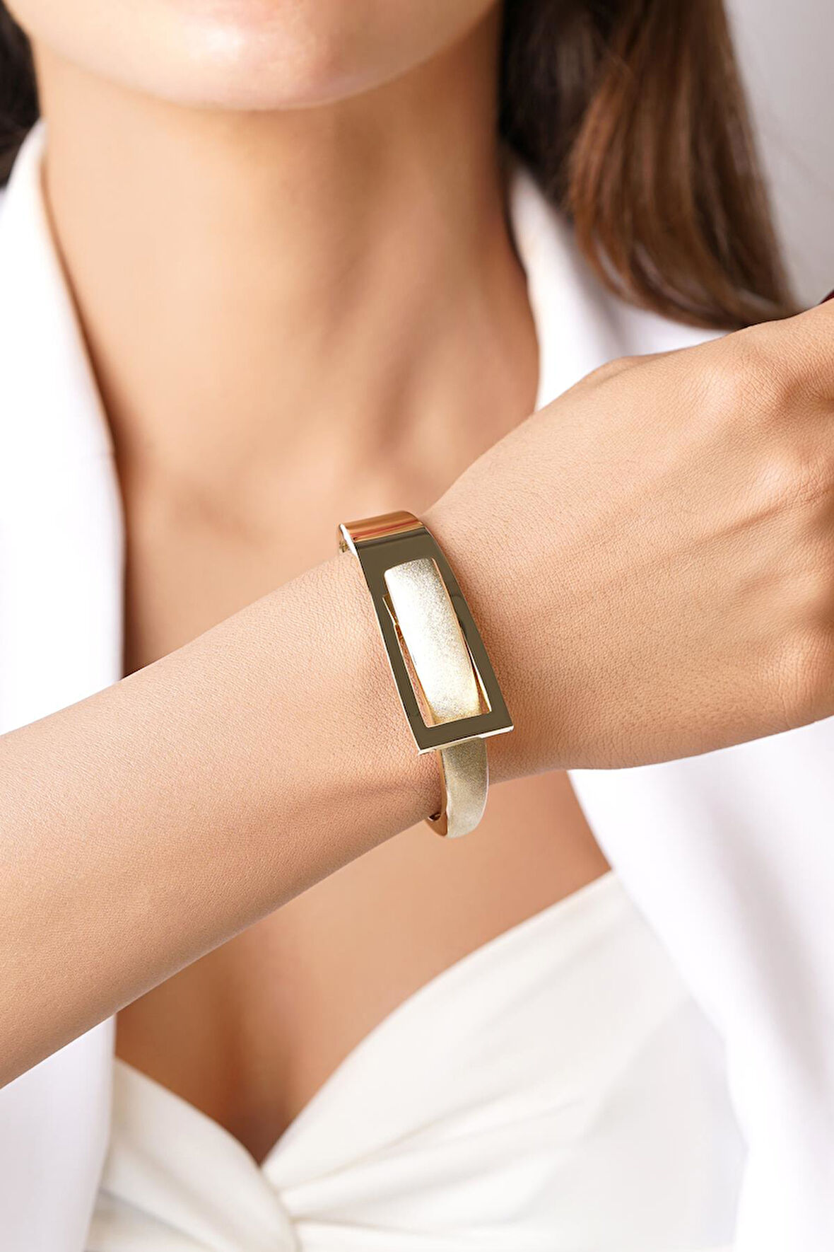 14 Ayar Altın Kumlu Tasarım Kemer Kelepçe Bilezik