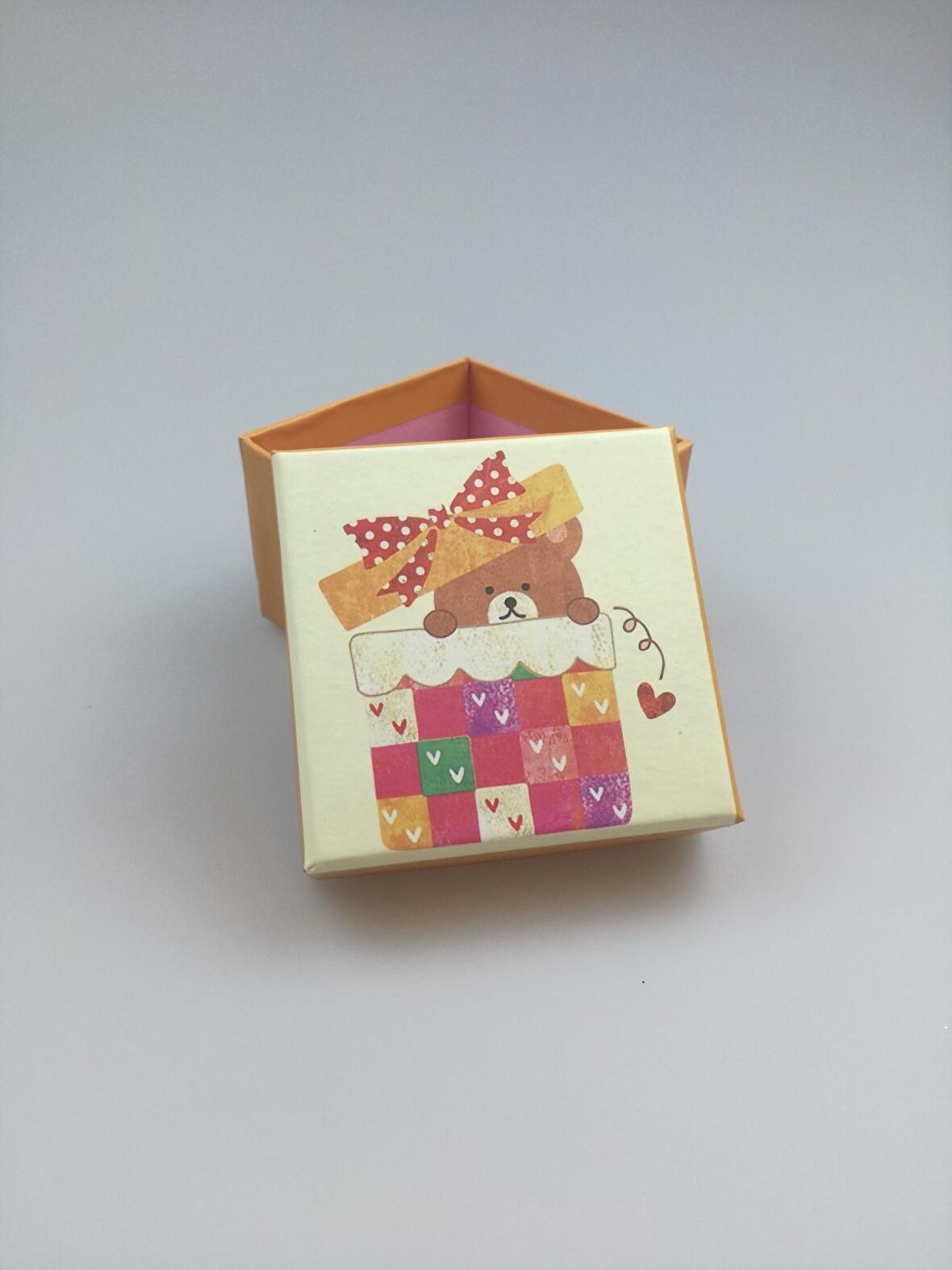 KUTU AYICIKLI KALPLİ 7CM X 7CM X 5CM