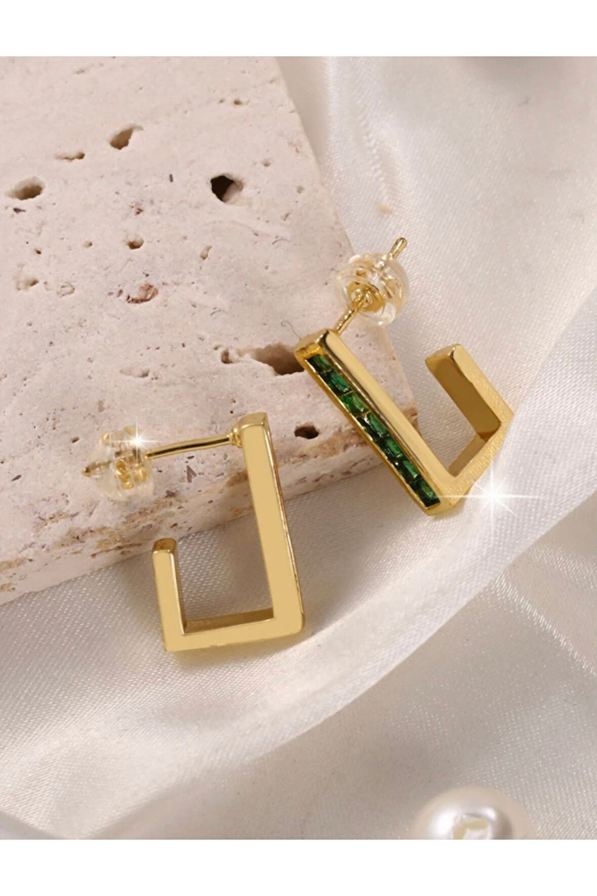 Paslanmaz Çelik Yeşil Zirkon Taşlı Geometrik Damla Kadın Küpe