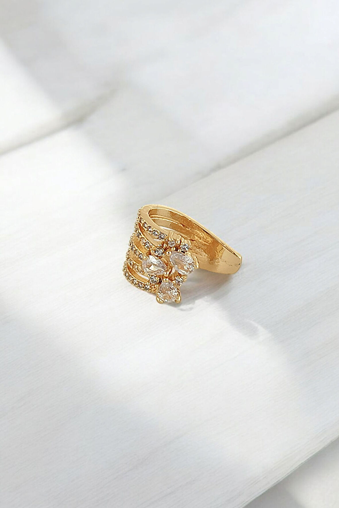 Premium Beş Sıra Damla Taş Kıkırdak Küpe 35679