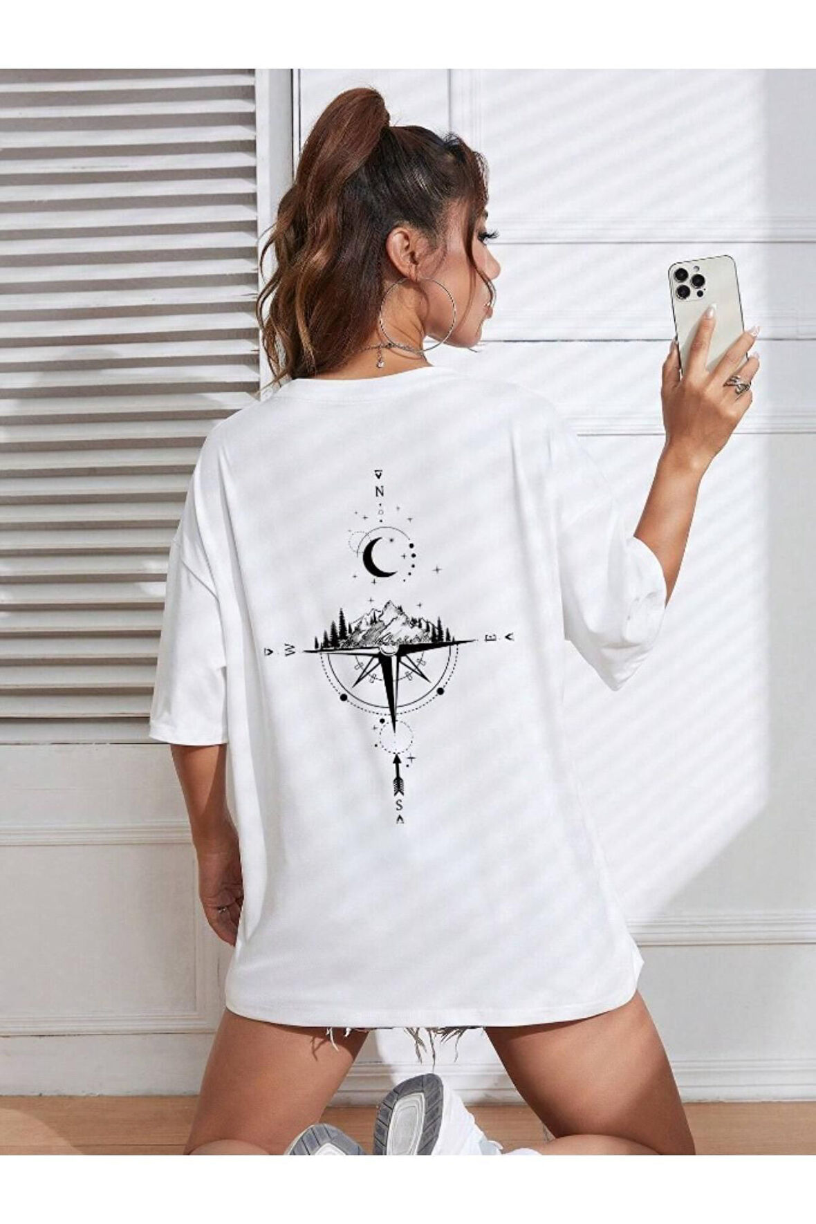 Kadın Pusula Sırt Baskılı Oversize T-shirt