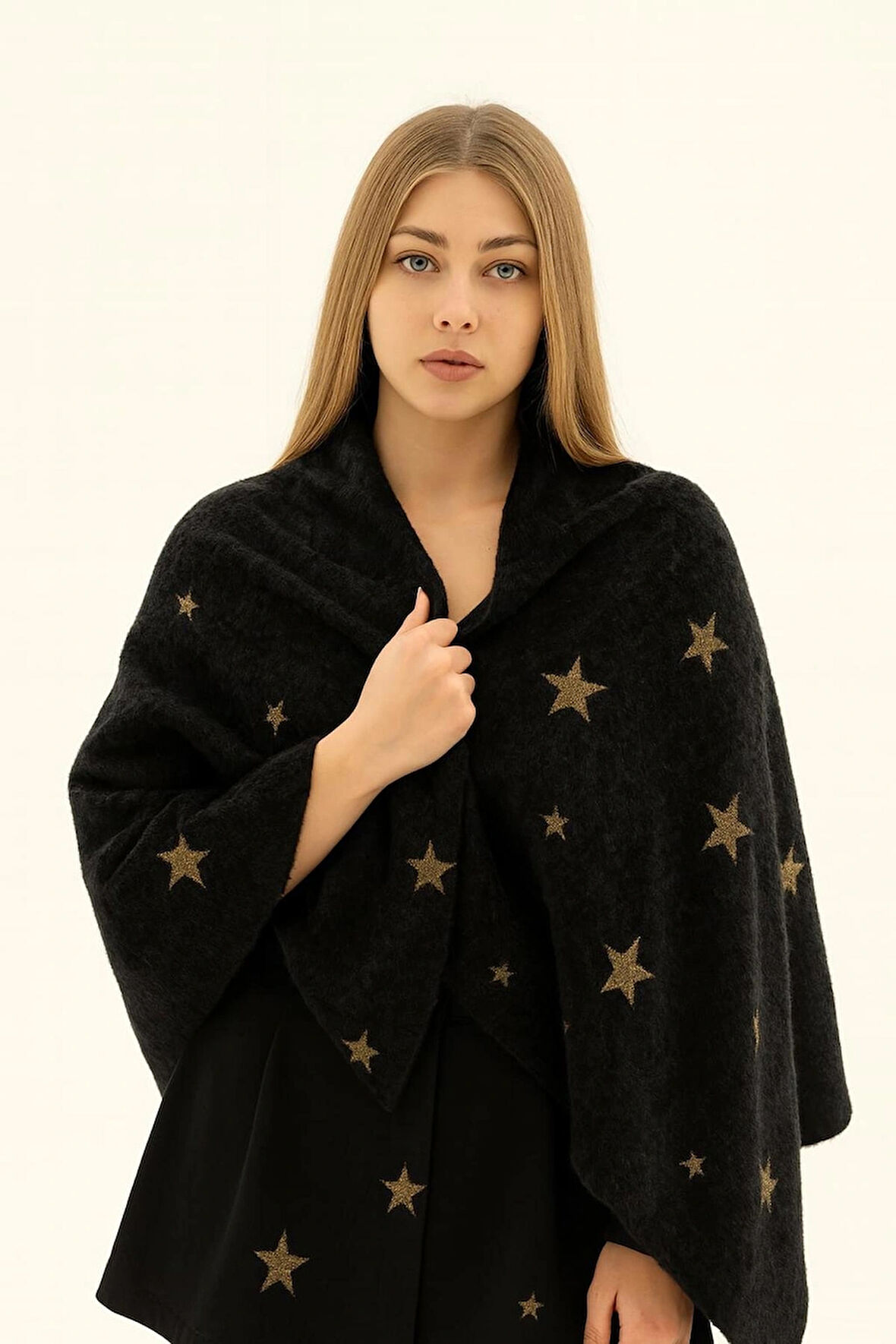 Gold Sim İplikten İşlenmiş YILDIZ Motifli Triko Şal Yumuşak Dokulu, Rahat ve Şık-Taşınabilir Çantalı