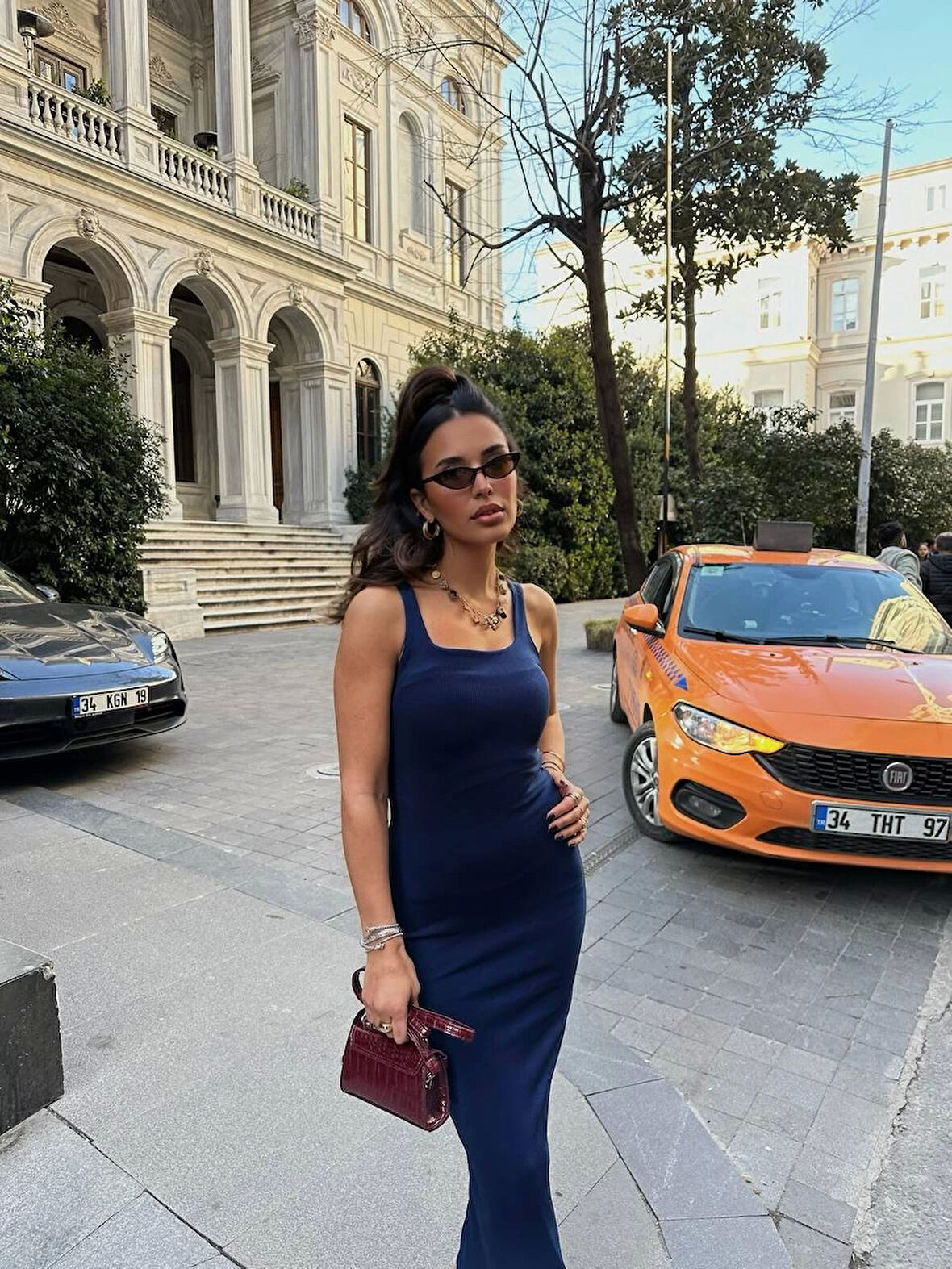 Lacivert Askılı Yırtmaçlı Elbise