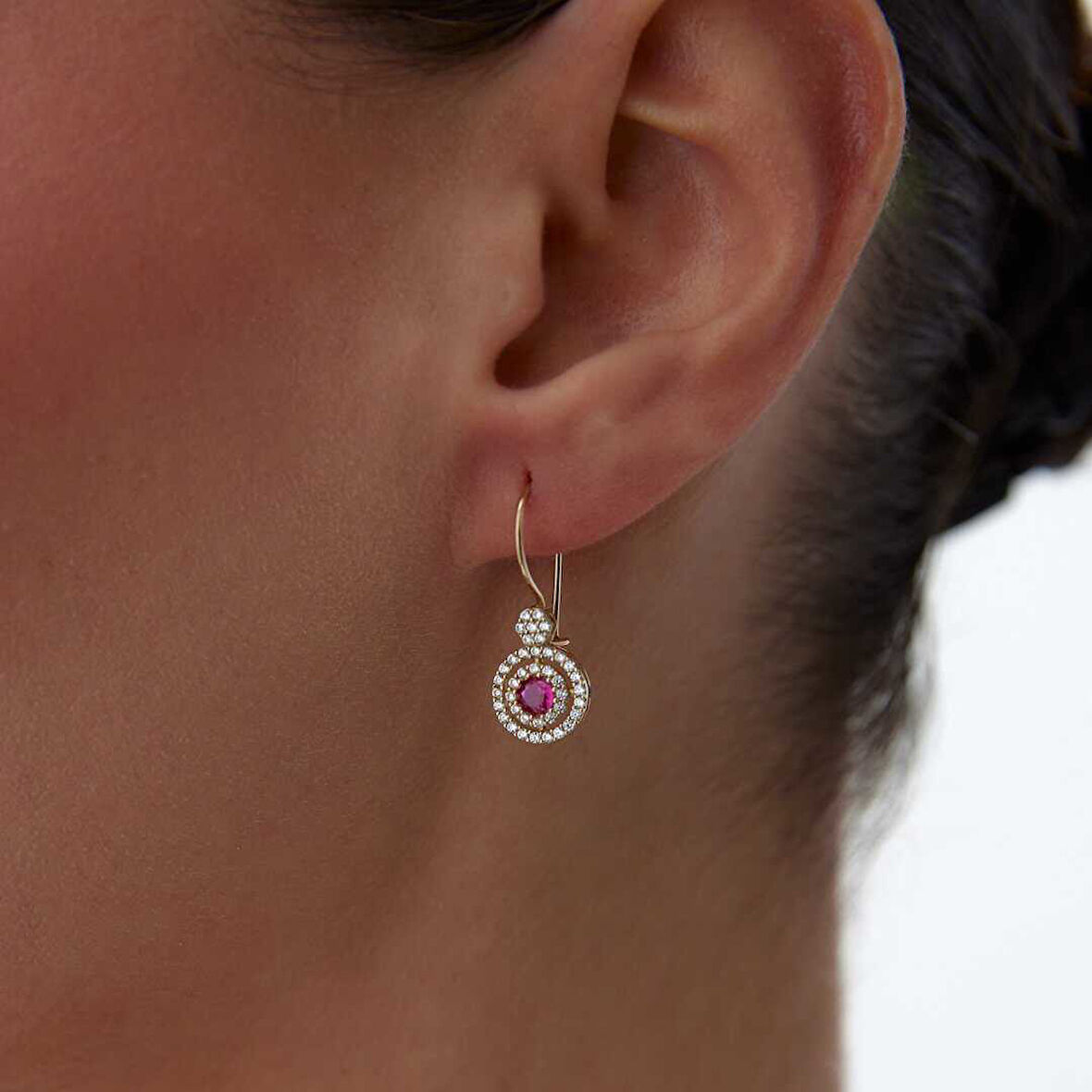 Pembe Tektaşlı Sallantılı Küpe