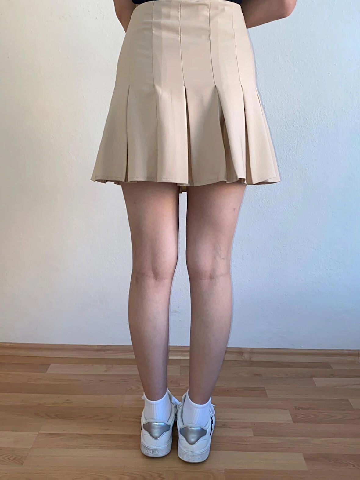 Pileli Zincir Detaylı Mini Etek