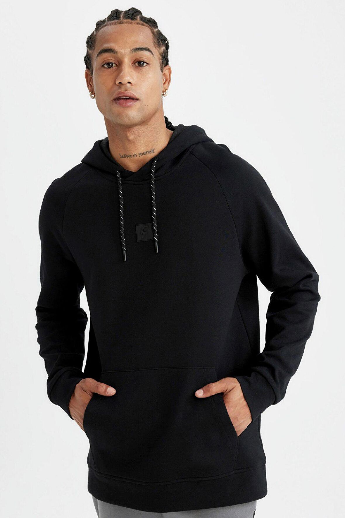 DeFactoFit Standart Fit Cepli Kapüşonlu Sporcu Sweatshirt D0926AX24AUBK81