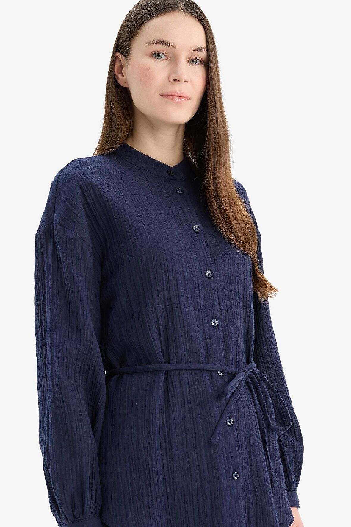 DeFacto Relax Fit Basic Düz Bağcıklı Müslin Uzun Kollu Tesettür Gömlek Tunik E1107AX25SPNV31