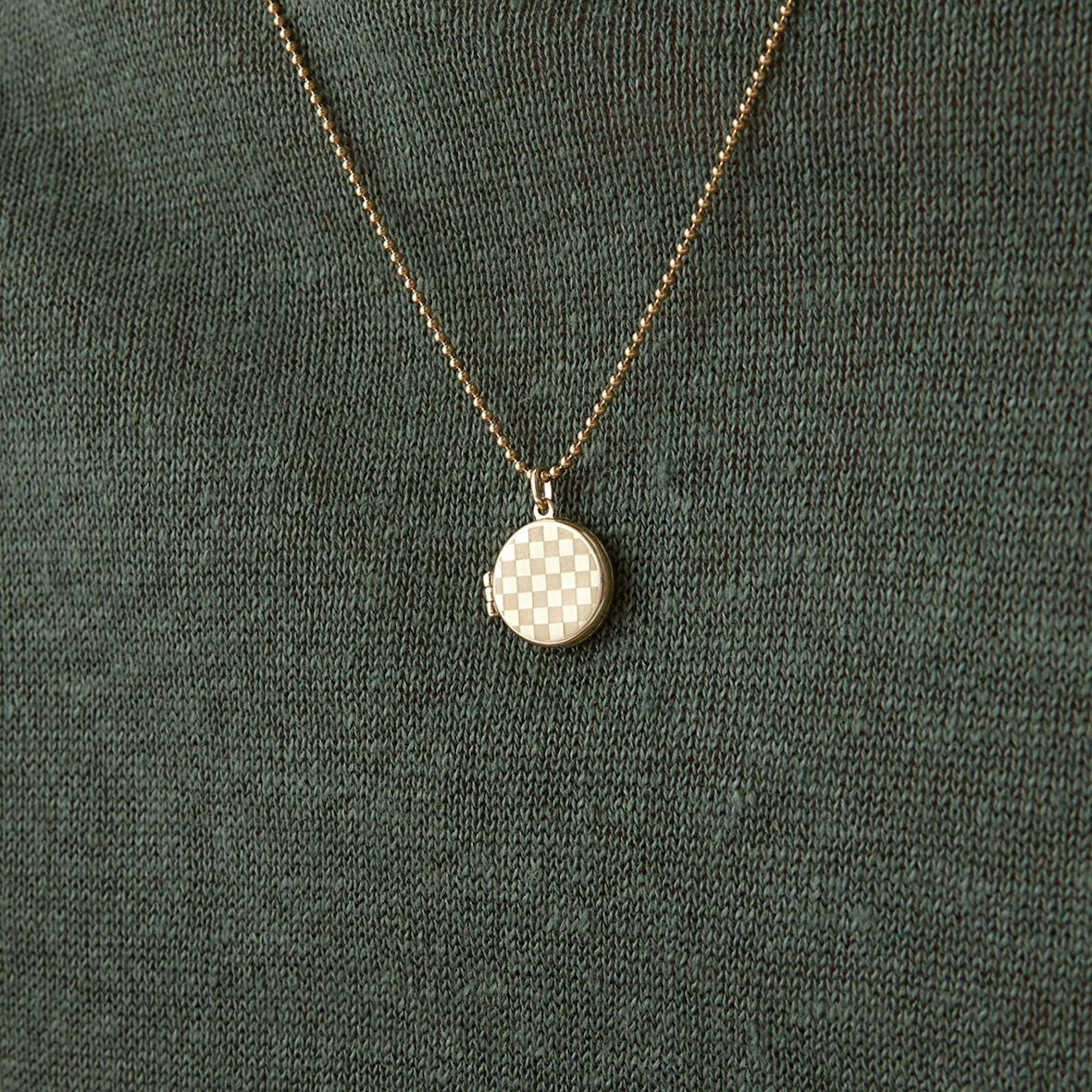 Damalı Yuvarlak Kapaklı Erkek Kolye