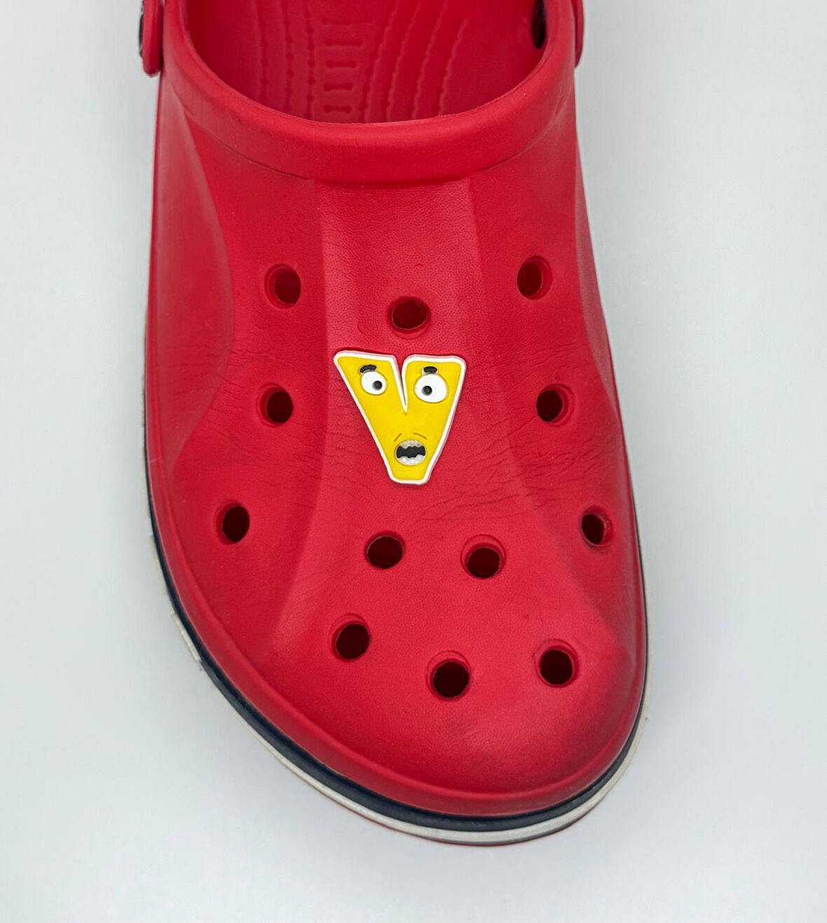 Sempatik V Harfi Temalı Jibbitz CrocsTerlik Süsü