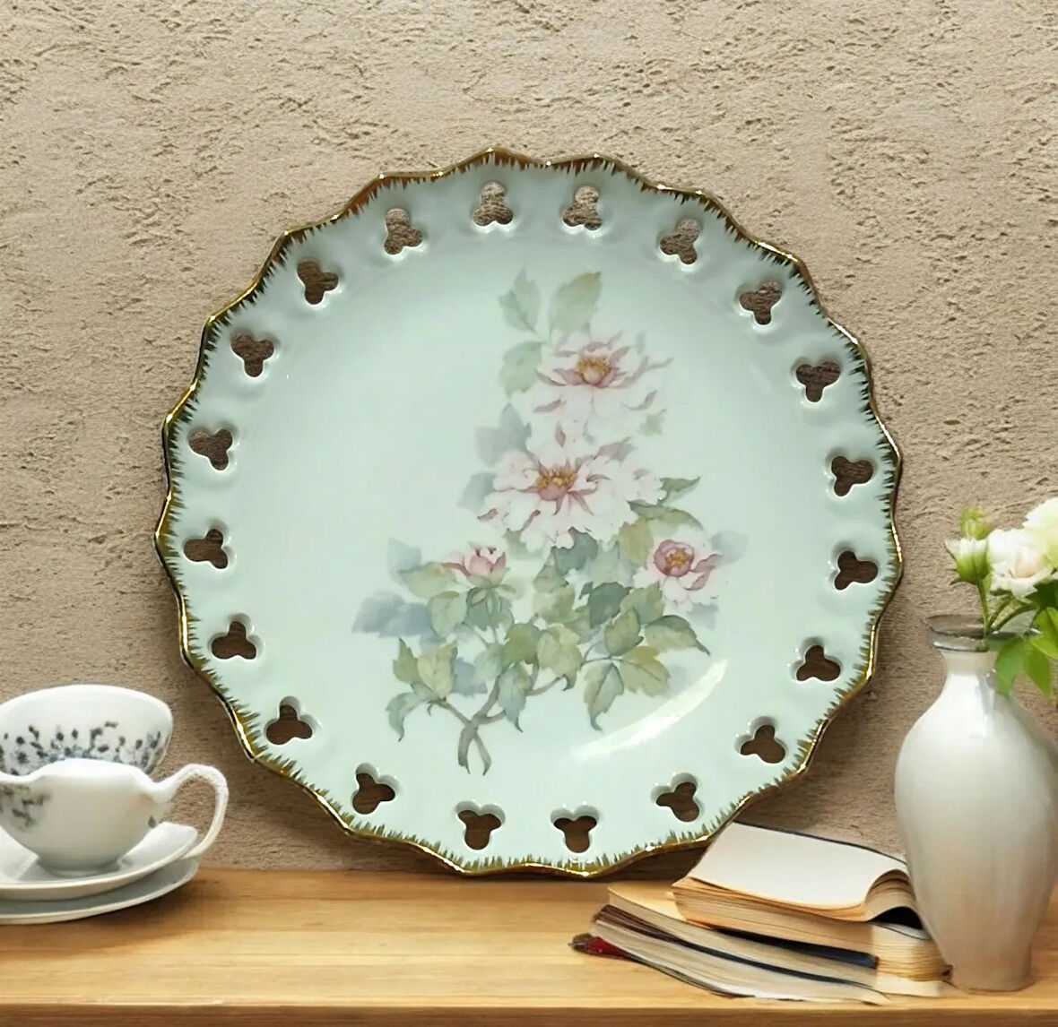 Antika Ajurlu Çiçek Desenli Tabak 22 cm