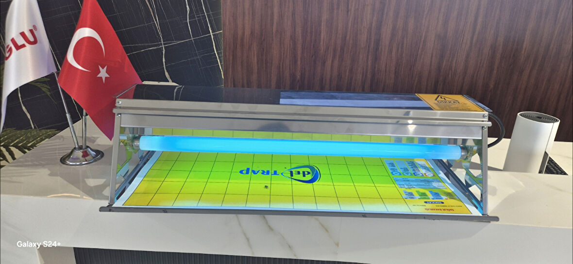 DELTA YAPIŞKANLI KARASİNEK YAKALAMA KAPANI EFC TUZAK SESSİZ ÇALIŞIR