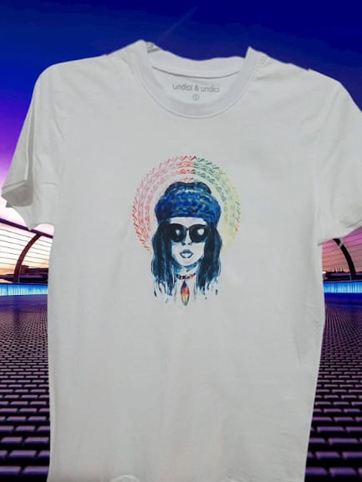 Yuvarlak Yaka Beyaz Baskılı Tişört 