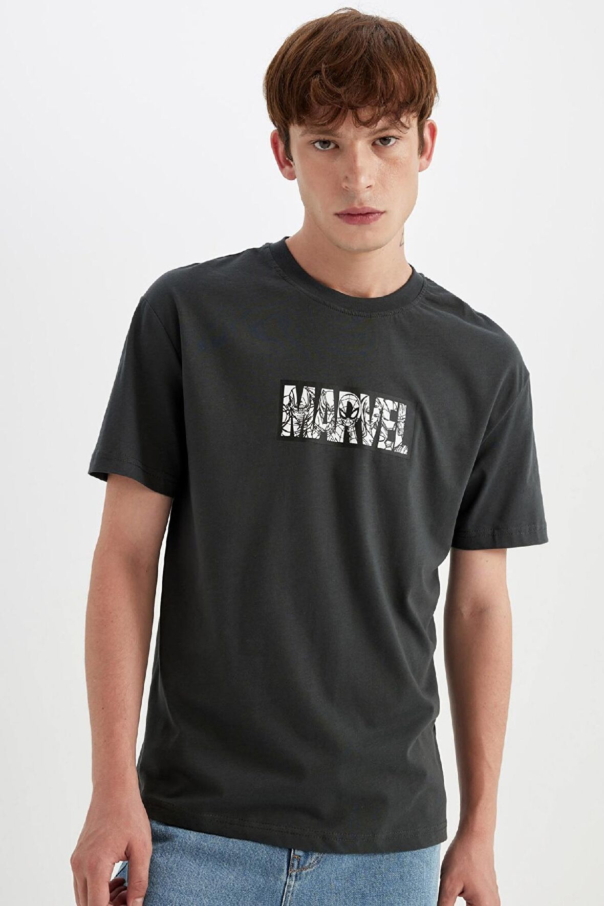 DeFacto Marvel Logo Only Regular Fit Bisiklet Yaka Kısa Kollu Tişört C5842AX24HSAR231