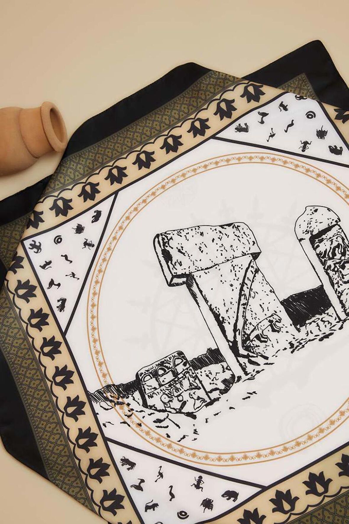 DeFacto Kadın Göbeklitepe Temalı Fular F5208AXNSGN2