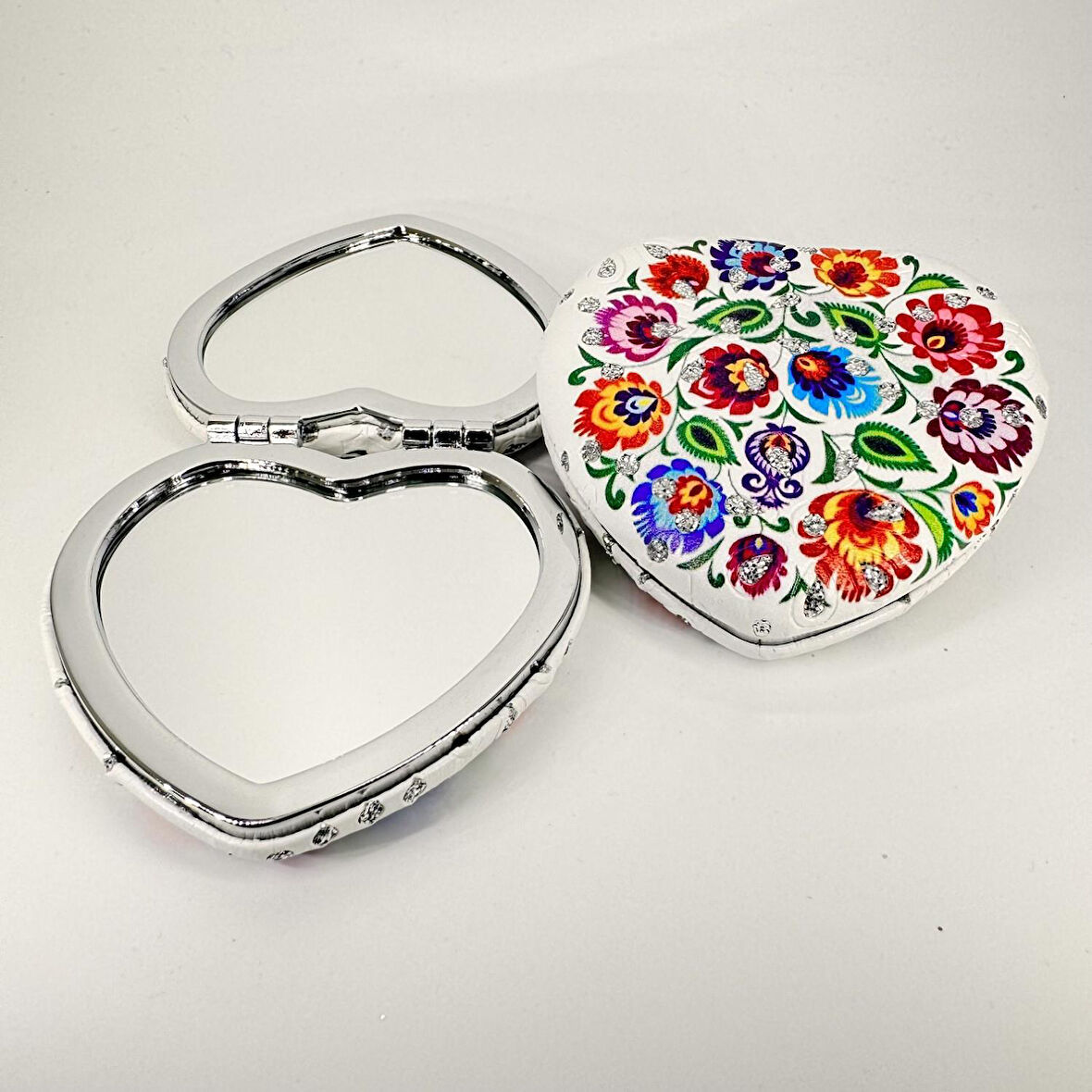 MORDİNO Renkli Çiniler Kalp Cep Aynası