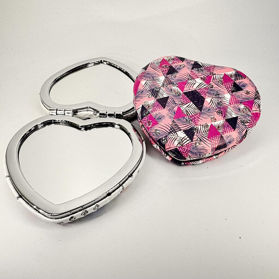 MORDİNO Pembe Üçgenler Kalp Cep Aynası