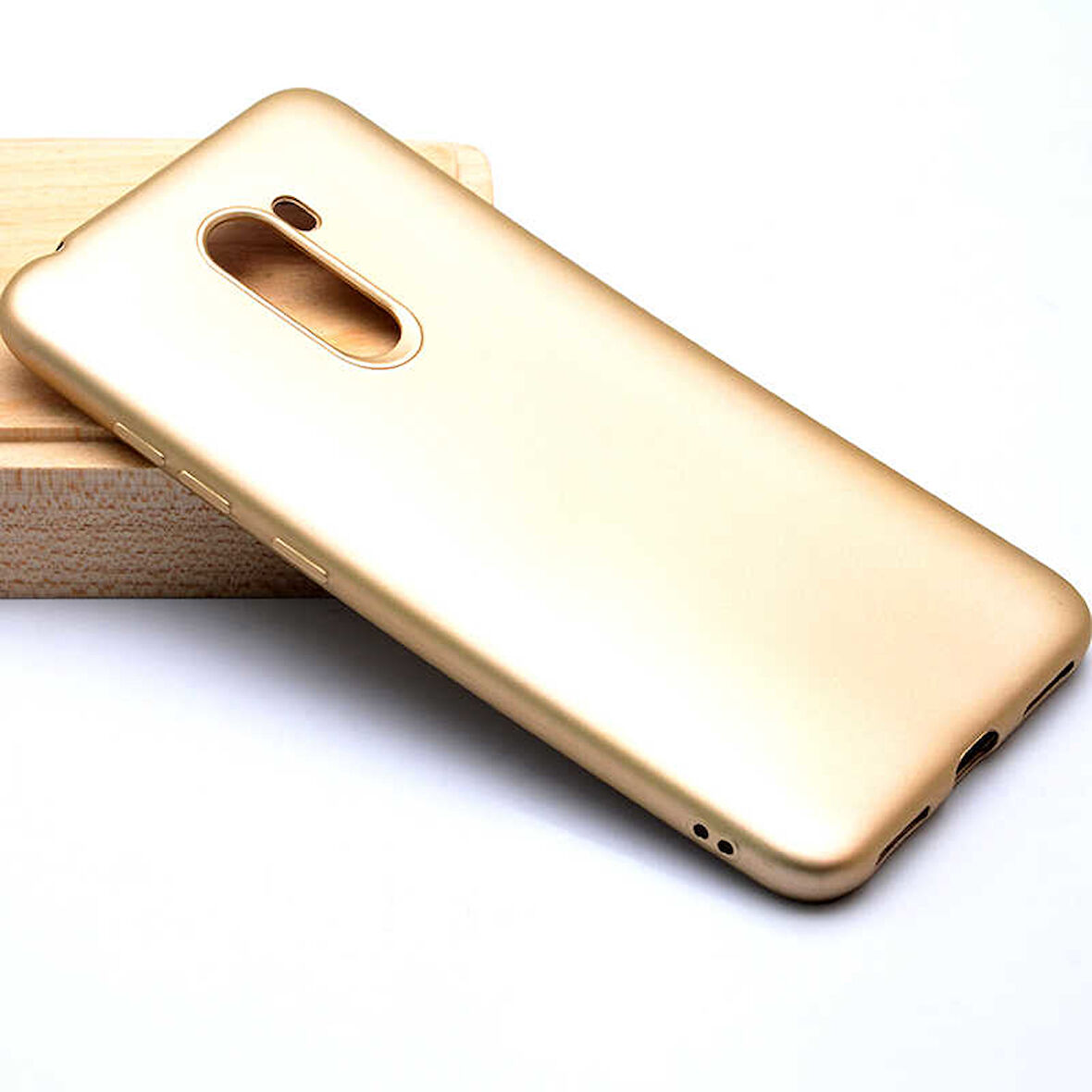 Xiaomi Pocophone F1 Uyumlu Kılıf Zore Premier Silikon Kapak Gold