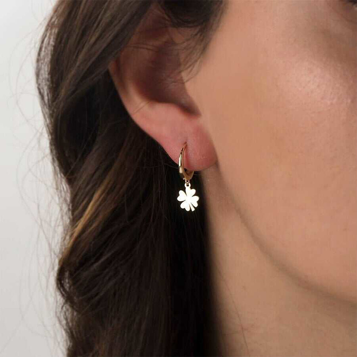 Klasik Yoncalı Halka Sallantılı Küpe