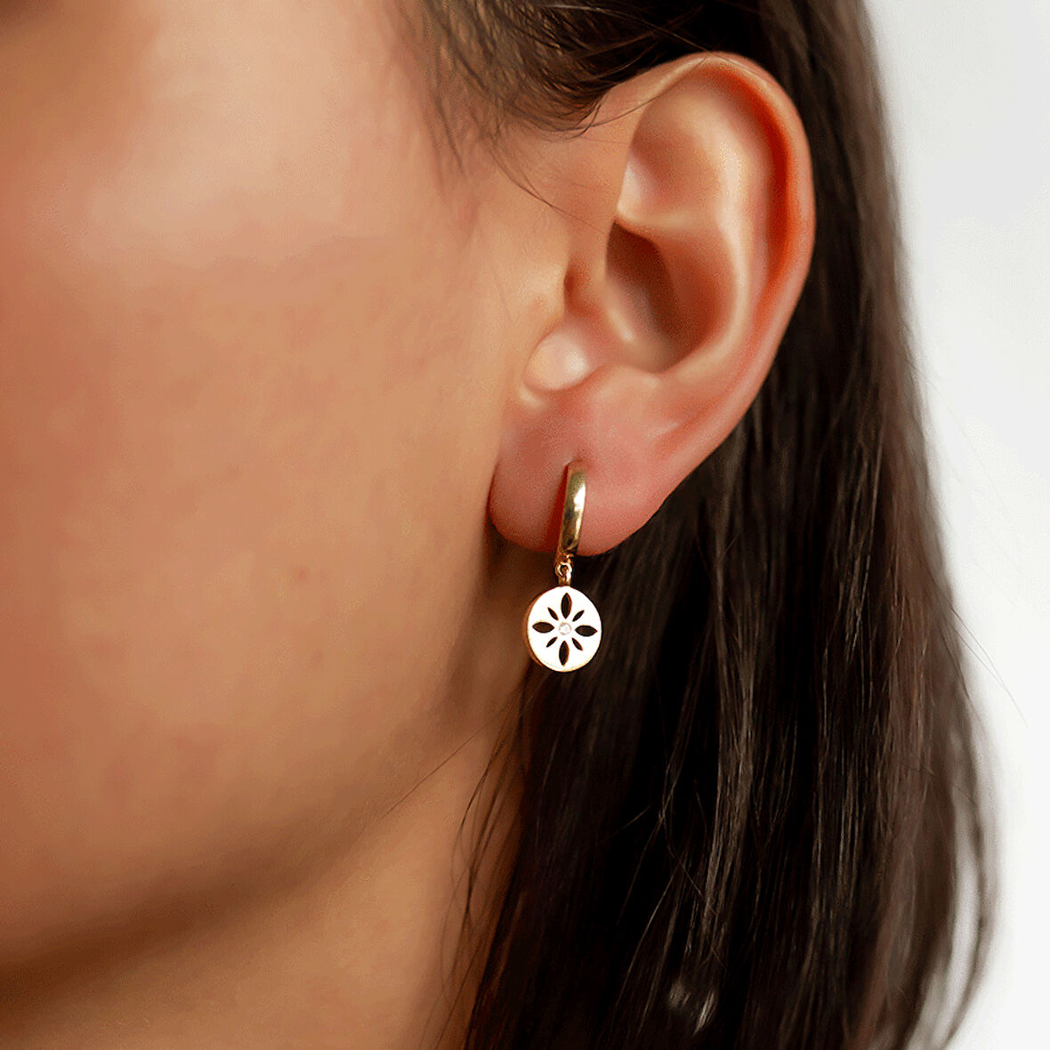 Plaka Modelli Sallantılı Küpe