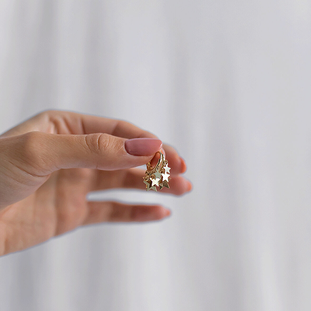 Yıldızlı Sallantılı Küpe