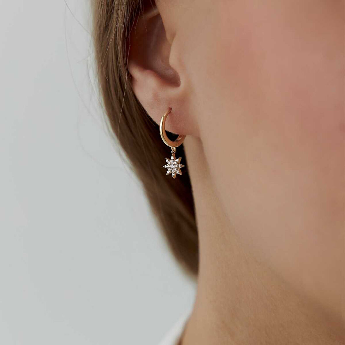 Taşlı Güneş Sallantılı Küpe