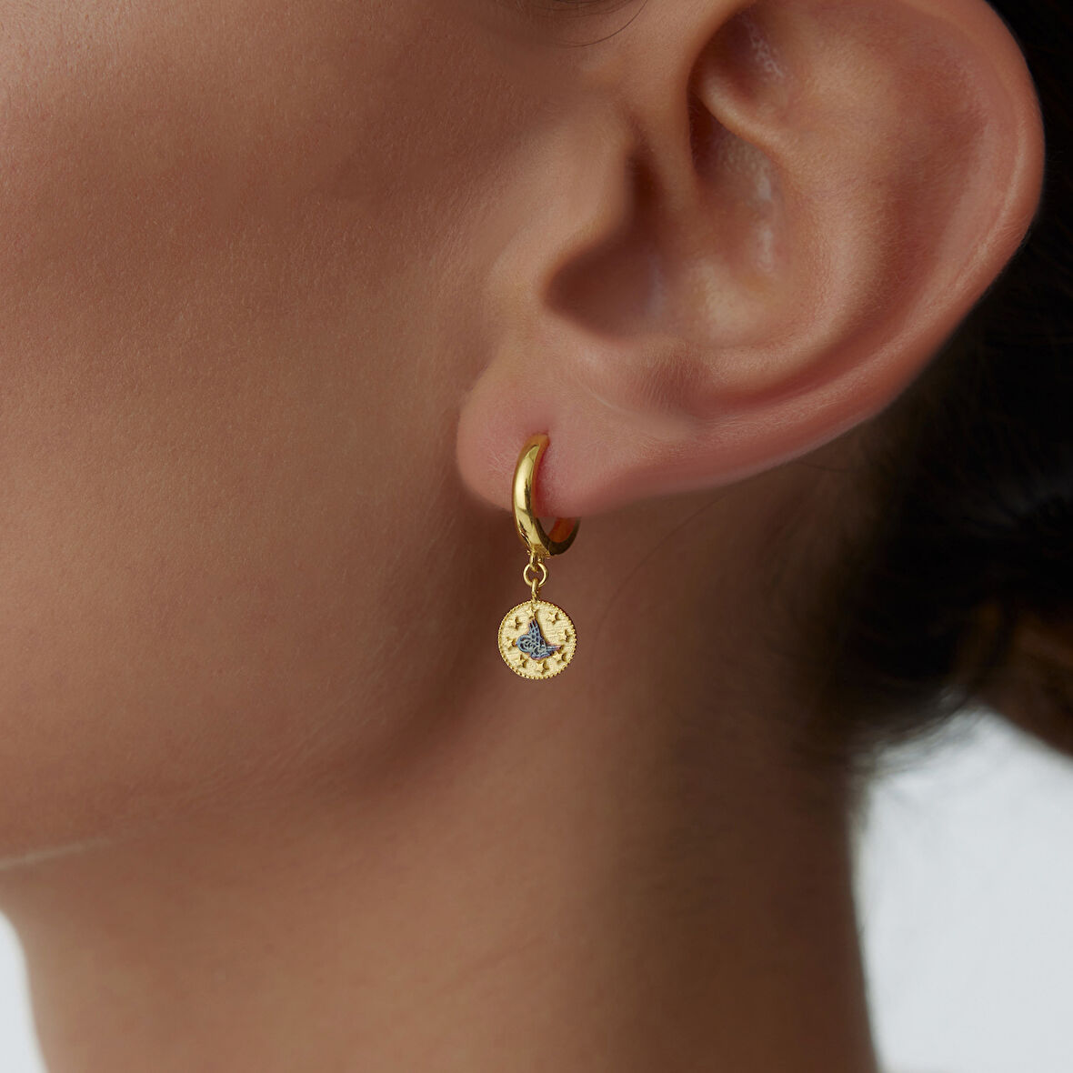 Tuğra Halka Sallantılı Küpe