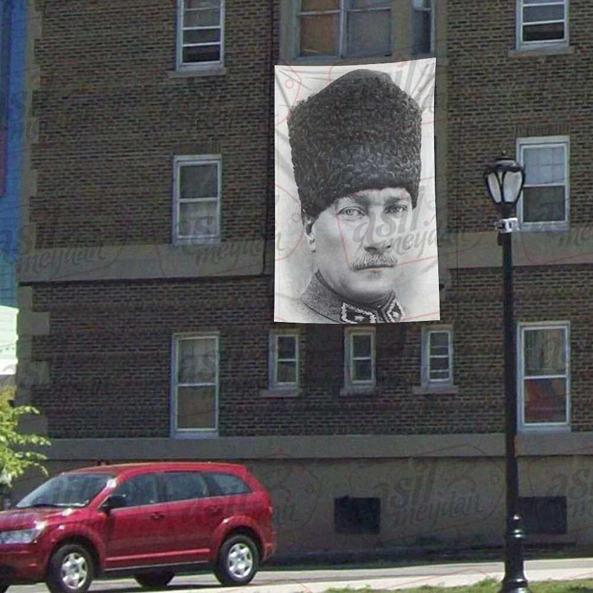 Kalpaklı Gazi Mustafa Kemal Atatürk - Siyah Beyaz Poster Cephe Bayrak - 300x450cm