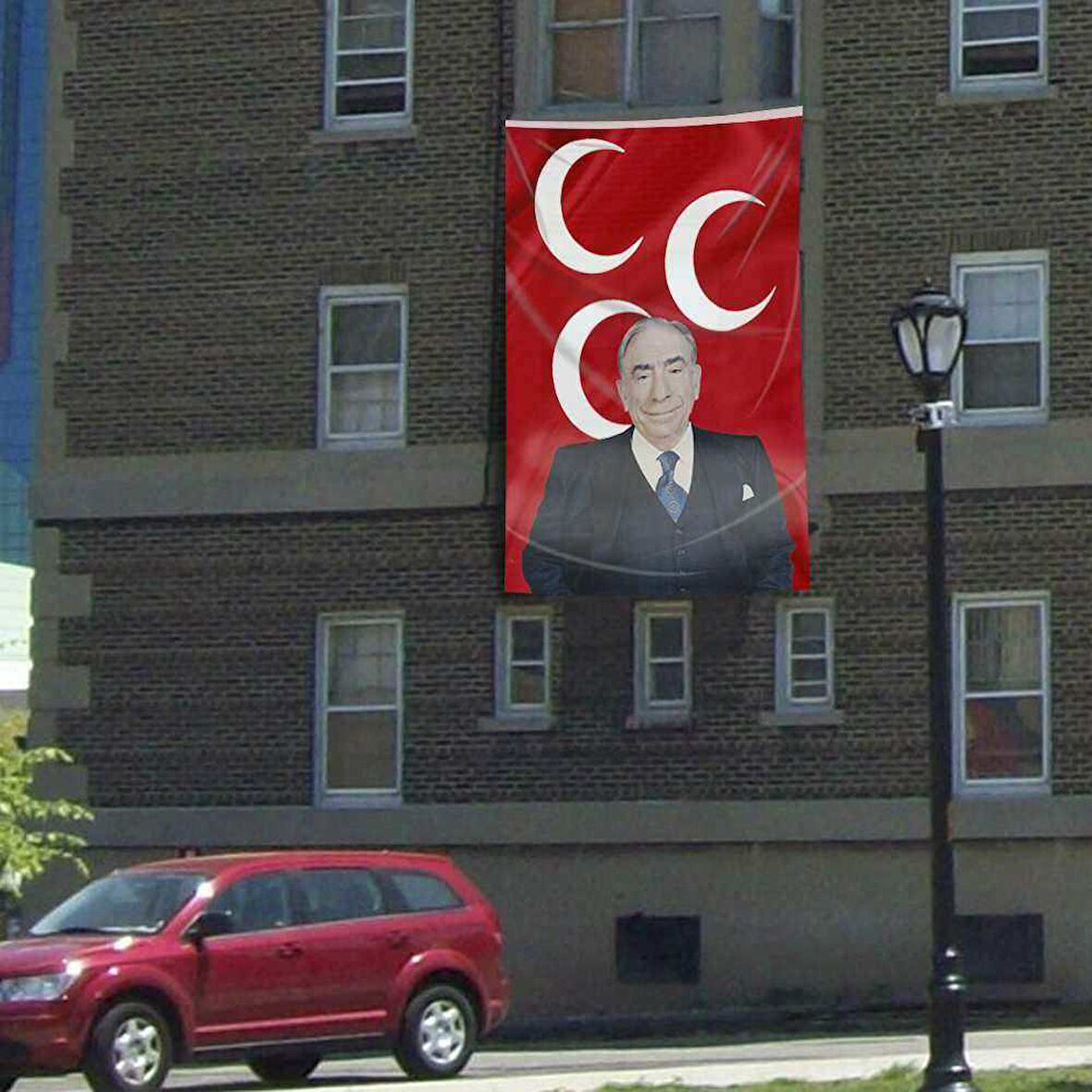 Alparslan Türkeş Ve 3 Hilal Kırmızı Sancak Bayrak Mhp 300x450cm