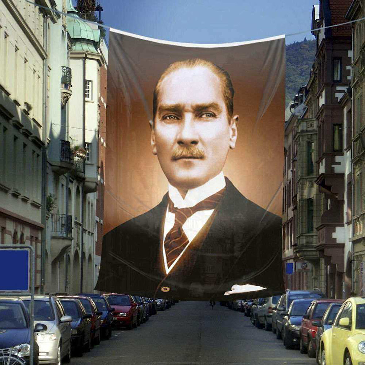 Sivil Takım Elbiseli Mustafa Kemal Atatürk Portre Poster Cephe Bayrağı - 6x9 Metre