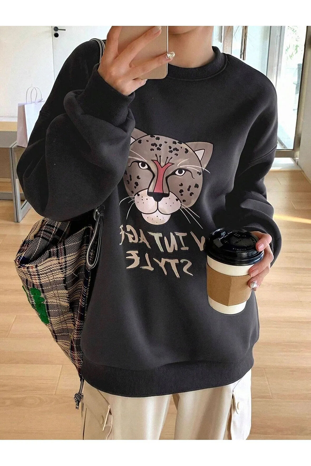 Kadın Koyu Füme Vintage Style Baskılı Bisiklet Yaka Sweatshirt