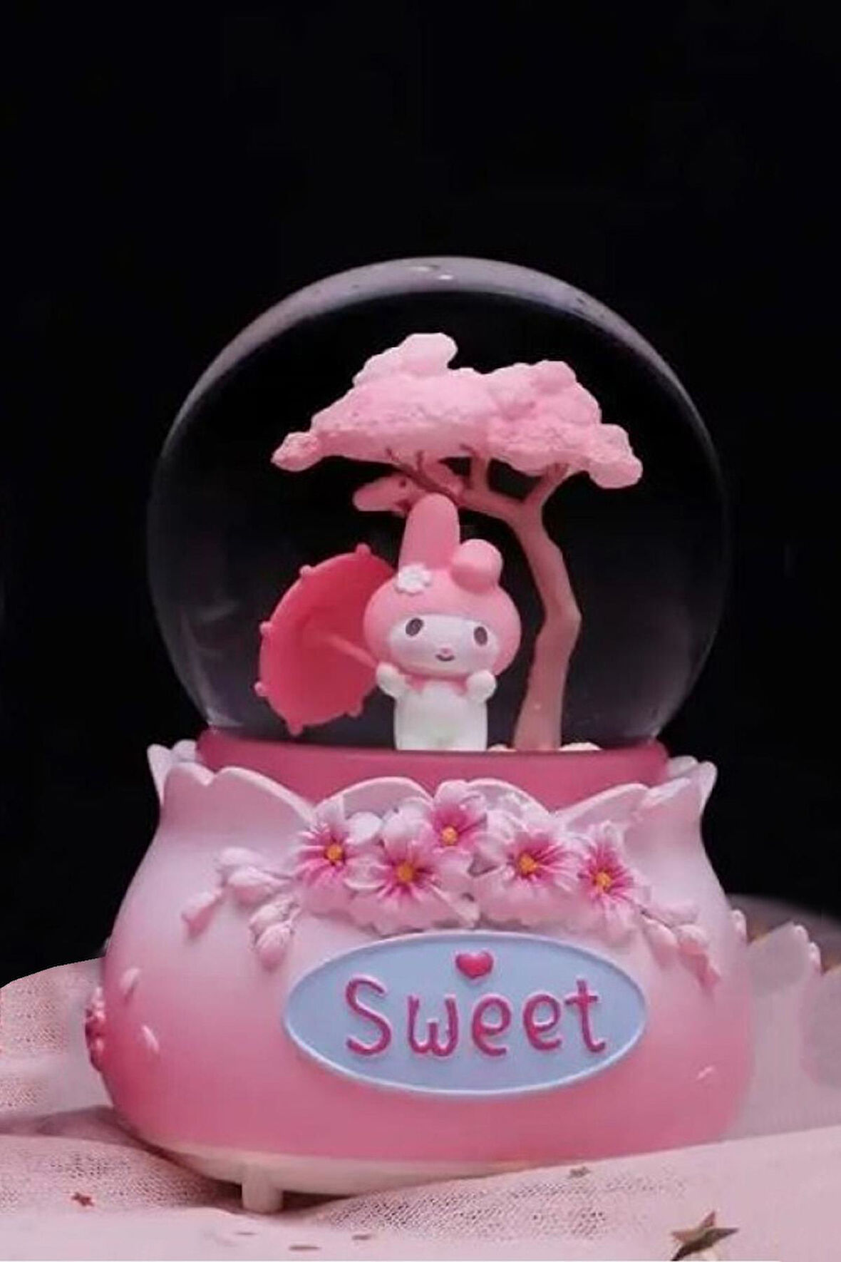 Kuromi Işıklı Müzikli Püskürtmeli Büyük Boy Kar Küresi Pembe
