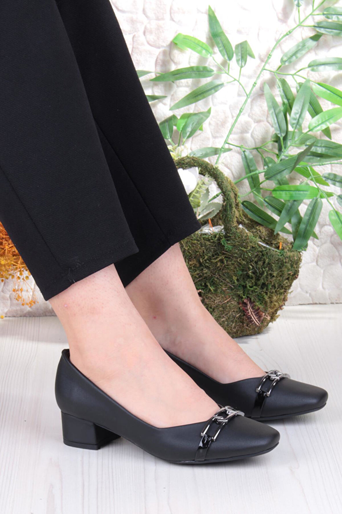 Fort 16504 Erdem Toka Detaylı Alçak Topuklu Kadın Ayakkabı