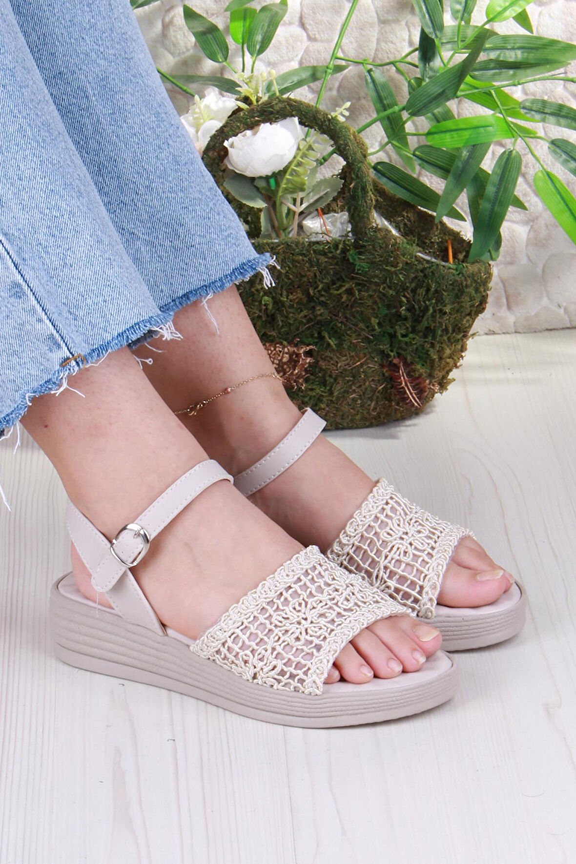 Fort 05-2001 Soft Rahat Toka Detaylı Dantel Örgülü Kadın Sandalet