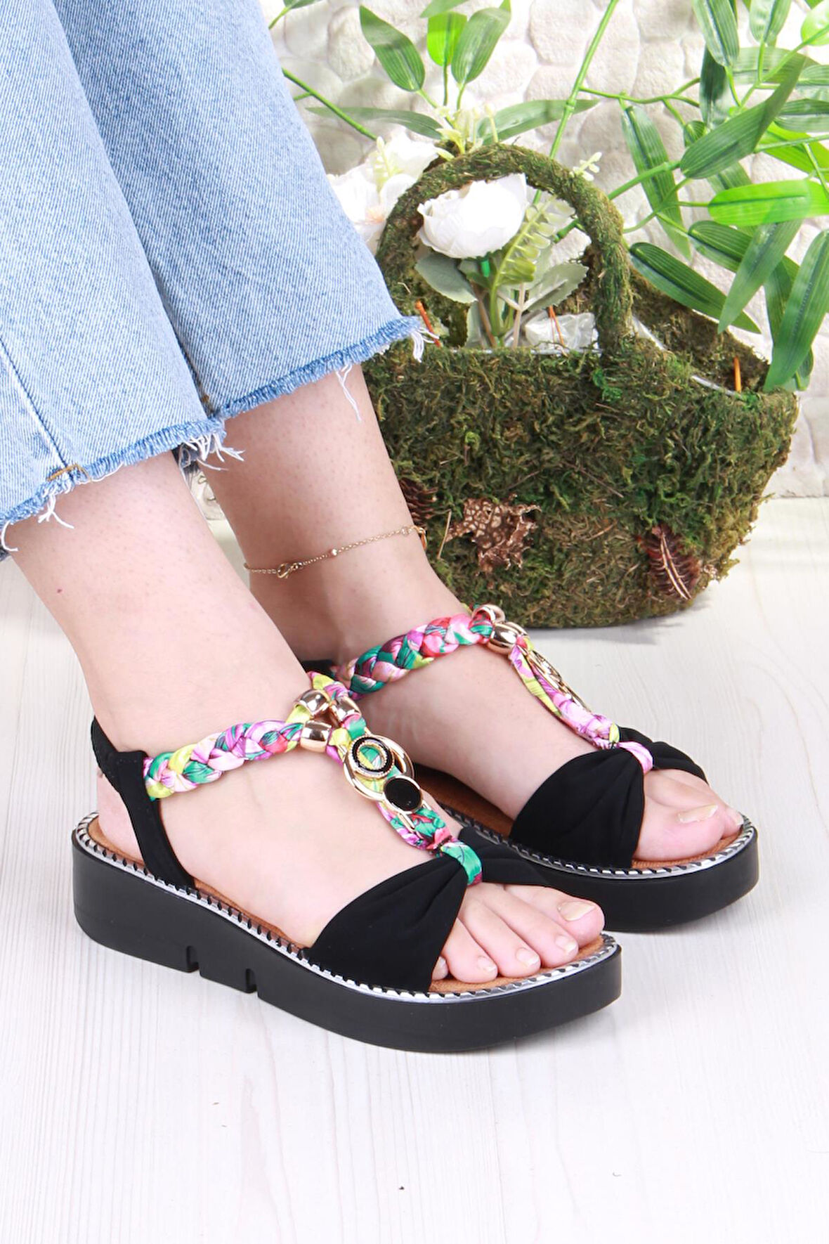 Fort 079-513 Fls Toka Detaylı Lastik Bağlı Renkli Örgü Kalın Taban Kadın Sandalet