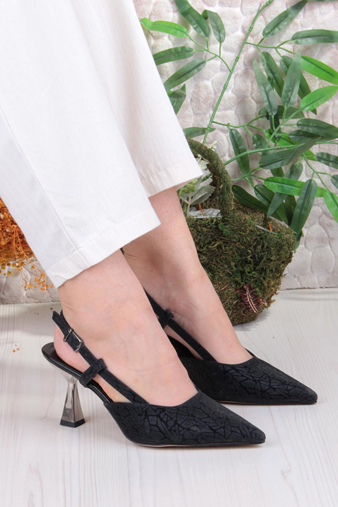 Fort 1182-09 Fls Saten Baskılı Arkası Açık Topuklu Kadın Ayakkabı