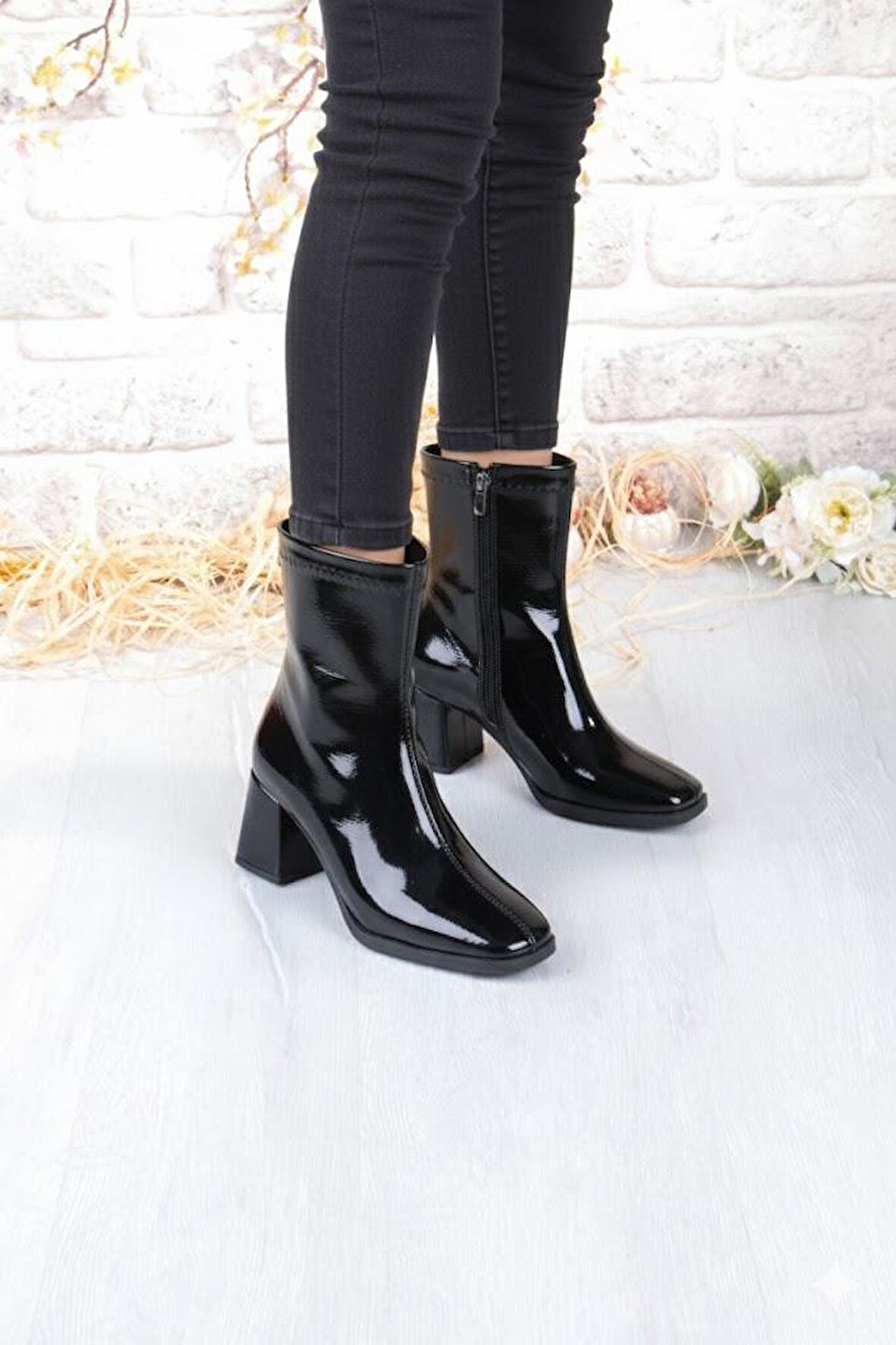 Fort 1194 Uraz Rugan Rahat 6 Cm Kalın Topuk Yüksekliği Kut Burun Kadın Bot