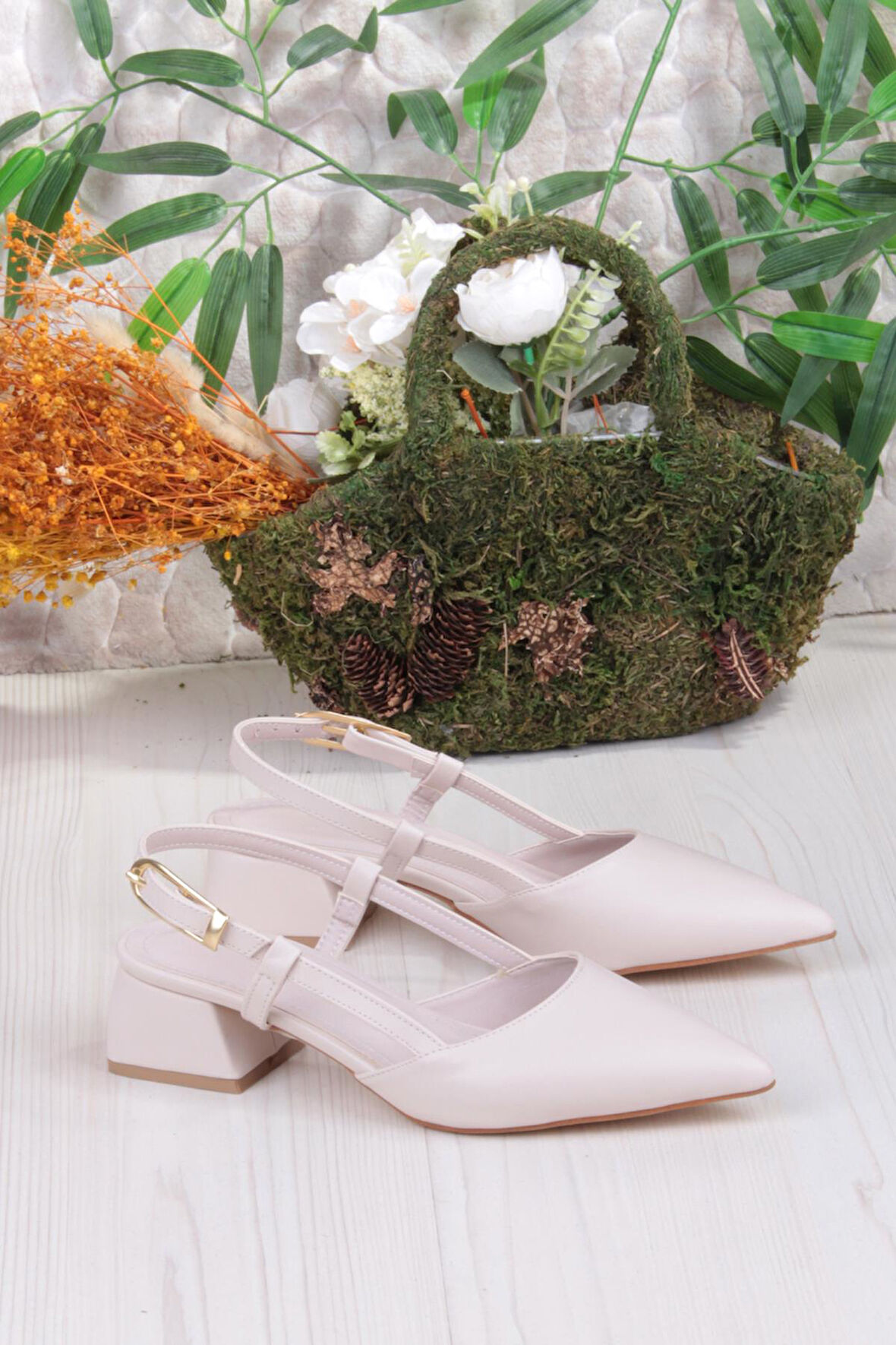 Fort 35126 Ceyn Cilt Arkası Açık Kalın Topuklu Sivri Burun Kadın Ayakkabı