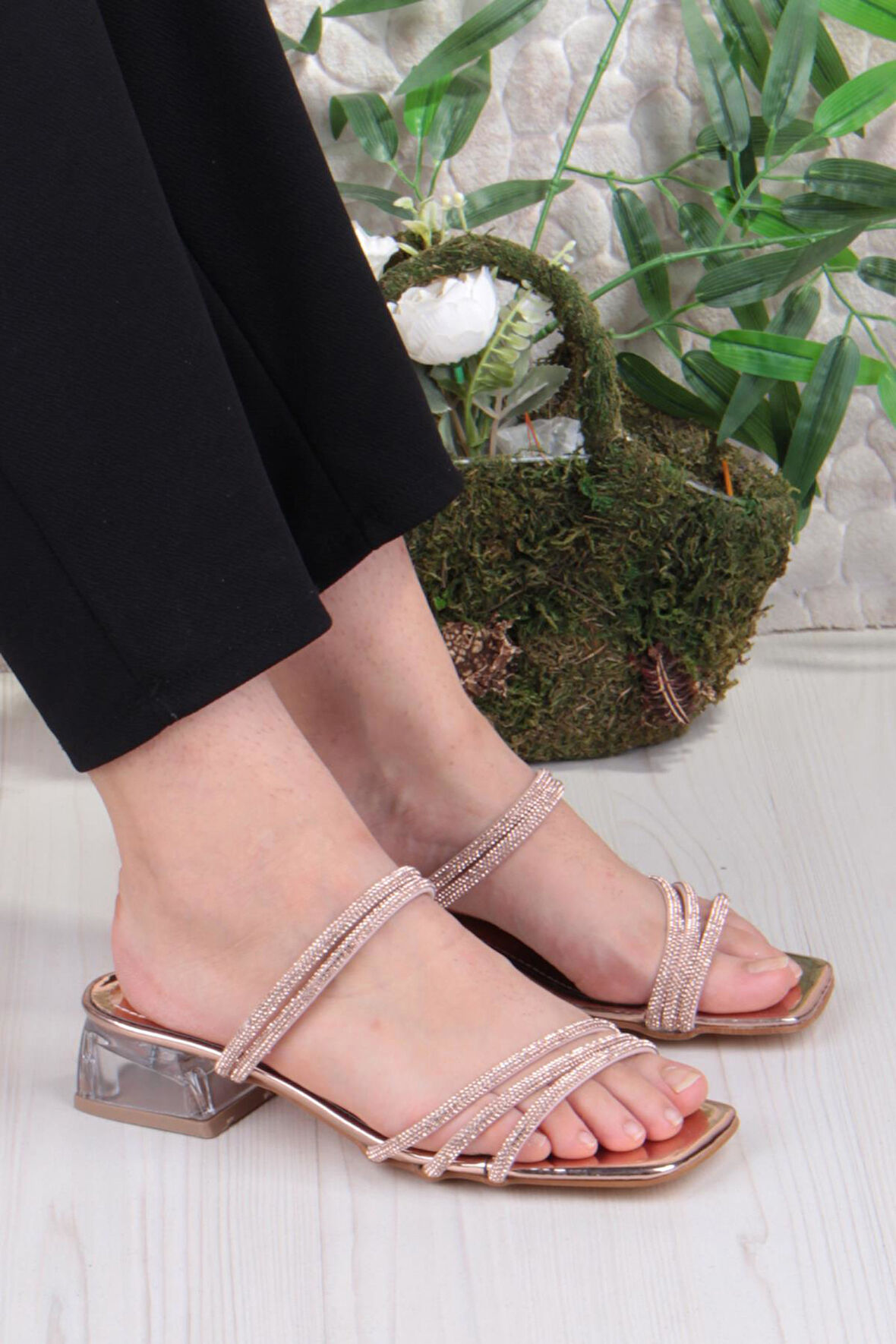 Fort Ares 1696 Altın Taşlı Günlük Giyim Abiye Şeffaf Topuk Kadın Terlik