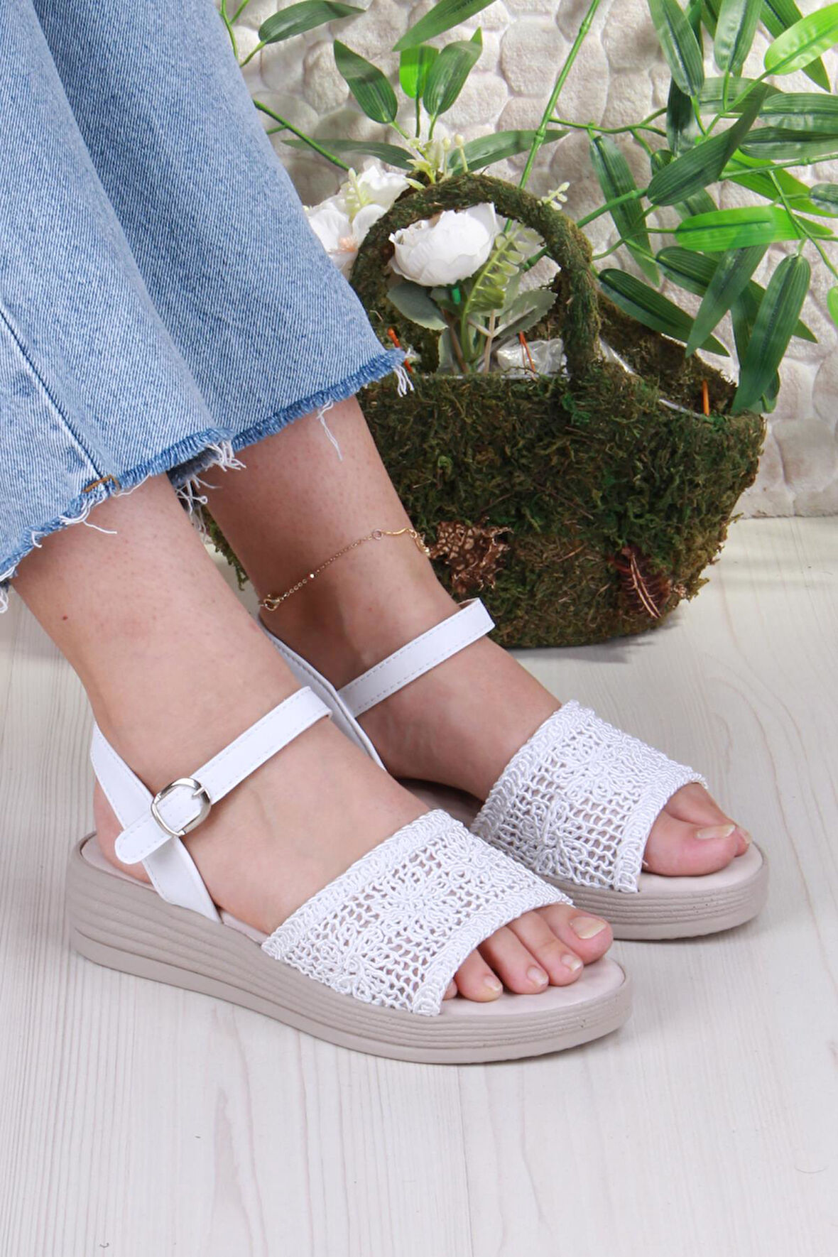 Fort 05-2001 Soft Rahat Toka Detaylı Dantel Örgülü Kadın Sandalet